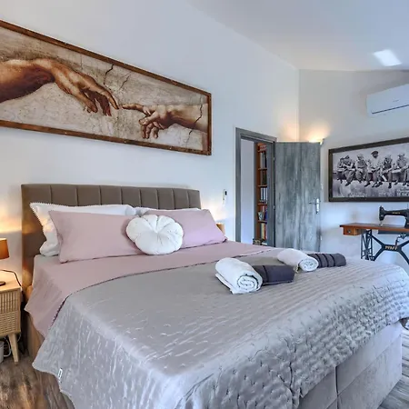 Acquila By Interhome *