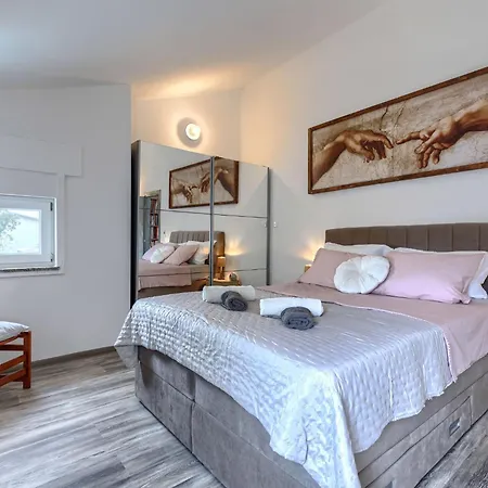 Acquila By Interhome *