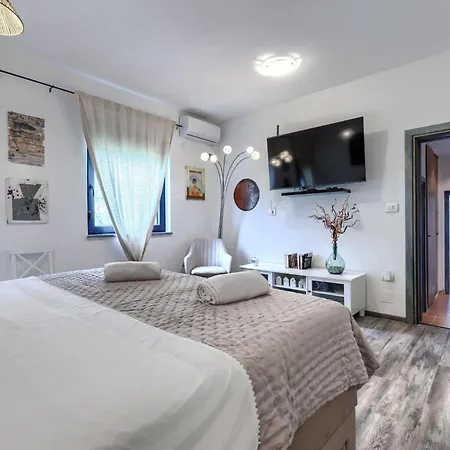 Acquila By Interhome Umag