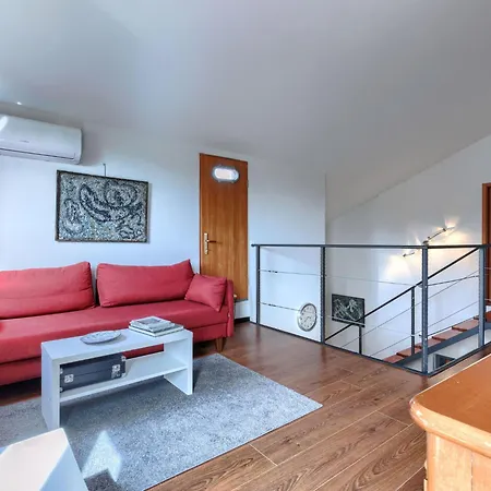 Acquila By Interhome *